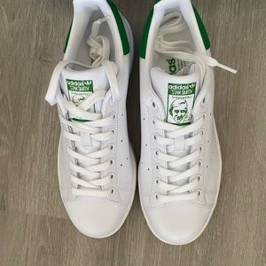 NEW in box Stan Smith Adidas leather tennis sneakers never worn. Size 8